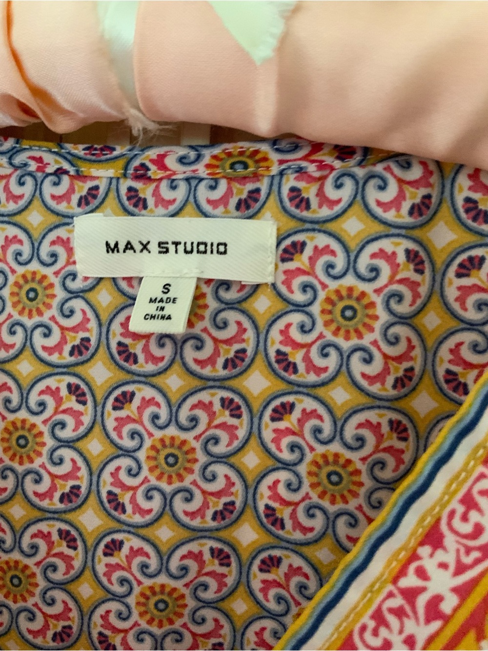 Max Studio Vibrant Multicolor V-Neck Printed Top - Picture 2 of 4